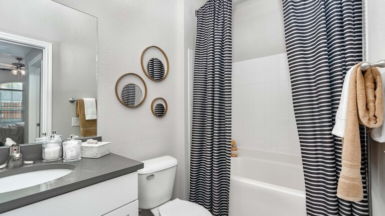 Bathroom with large vanity and quartz countertops